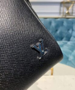 Louis Vuitton Alex Messenger BB Taiga Black For Men, Men’s Bags, Shoulder And Crossbody Bags 9.8in/25cm LV M30265 - Image 4