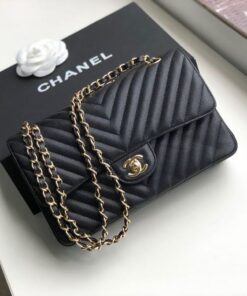 Chanel Chevron Classic Flap Medium Crossbody Bag 10in/ 25.5cm Black Gold Toned Hardware For Women - Image 8