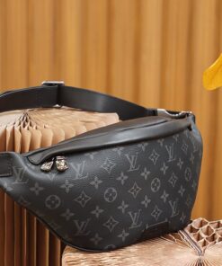Louis Vuitton Discovery PM Bumbag 17.3in/ 44cm Monogram Eclipse Canvas Silver Hardware For Men M46035 - Image 8