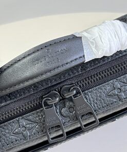 Louis Vuitton Handle Soft Trunk Black Taurillon Monogram For Men 8.5in/22cm LV M59163 - Image 9