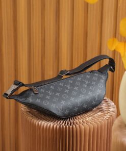 Louis Vuitton Discovery PM Bumbag 17.3in/ 44cm Monogram Eclipse Canvas Silver Hardware For Men M46035 - Image 5