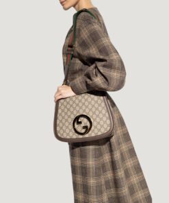 Alternative view of Gucci Blondie Medium Shoulder Bag 11.4in/ 29cm Beige/ Ebony GG Supreme Canvas Gold Hardware For Women ‎699210 96IWG 8745