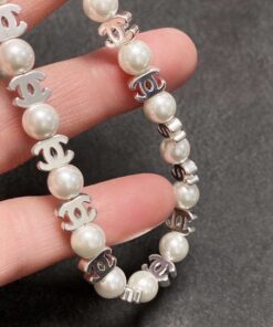 Chanel CC Pearl Necklace White For Women - Image 3