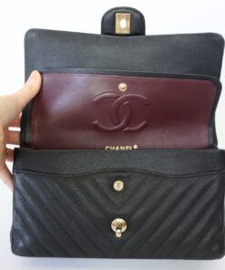 Chanel Chevron Classic Flap Medium Crossbody Bag 10in/ 25.5cm Black Gold Toned Hardware For Women - Image 6
