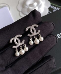 Chanel Crystal Three Pearl Earrings Gold For Women - Image 4