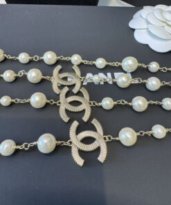 Chanel Pearl CC Flower Gold Necklace for Women - Image 3