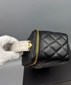 Chanel Small Vanity Case Black For Women 6.7in/17cm - Image 4