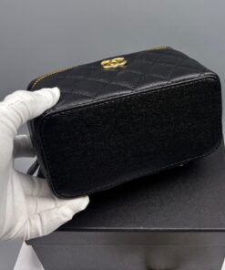 Chanel Small Vanity Case Black For Women 6.7in/17cm - Image 5
