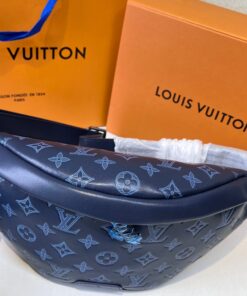 Louis Vuitton Discovery PM Bumbag 17.3in/ 44cm Navy Blue Black Hardware For Men M45729 - Image 10