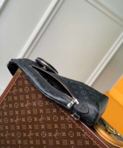Louis Vuitton Duo Slingbag Black For Men 42cm / 16.5in M30936 - Image 3