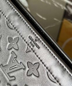 Louis Vuitton Gaston Wearable Wallet Black For Men, 22cm / 8.7in – M81115 - Image 8