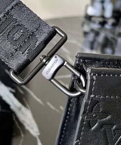 Louis Vuitton Gaston Wearable Wallet Black For Men, 22cm / 8.7in – M81115 - Image 9