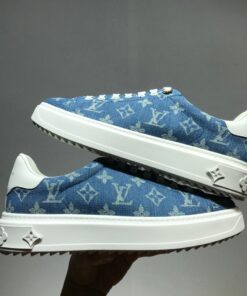 Louis Vuitton Time Out Sneaker in Blue for Women