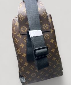 Louis Vuitton Avenue Sling Bag in Monogram Canvas For Men, Crossbody Bag, 12.2in/31cm - Image 4
