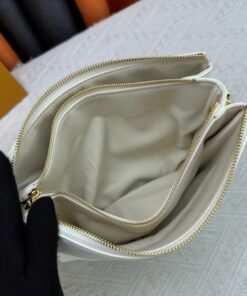 Louis Vuitton Coussin PM Shoulder Bag 10.2in/ 26cm Monogram-Embossed Cream Gold Hardware For Women M57793 - Image 4
