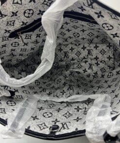 Louis Vuitton Neverfull MM Tote Bag 12.2in/ 31cm Grey Monogram Jacquard Denim Silver Hardware For Women M21465 - Image 3