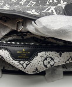 Louis Vuitton Neverfull MM Tote Bag 12.2in/ 31cm Grey Monogram Jacquard Denim Silver Hardware For Women M21465 - Image 4