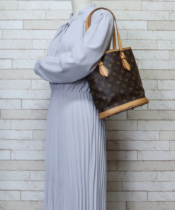 Alternative view of Louis Vuitton Petit Bucket Bag Monogram Canvas, Shoulder Bags for Women 10.2in/26cm M42238