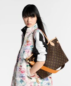Alternative view of Louis Vuitton Neverfull Bandouliere Inside Out MM Tote Bag 12.2in 31cm Jaune Gold Hardware For Women M11947