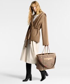 Alternative view of Louis Vuitton Neverfull Bandouliere Inside Out GM Tote Bag 15.4in/ 39cm Beige Gold Hardware For Women M11948
