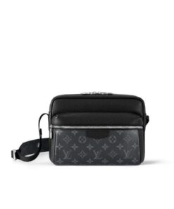 Louis Vuitton Outdoor Messenger Bag Black For Men 26cm / 10.2in M30233