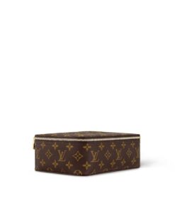 Alternative view of Louis Vuitton Packing Cube Brown For Men, 9,4in/24cm M43689