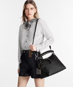 Alternative view of Louis Vuitton Beaubourg Hobo MM Black For Women, Shoulder and Crossbody Bags 12.6in/32cm LV M56073