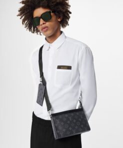 Alternative view of Louis Vuitton Pochette Gaston Wearable Wallet Shoulder Bag 8.7in/ 22cm Black Monogram Eclipse Canvas Silver Hardware For Men M81124