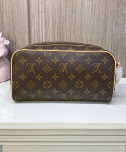 Alternative view of Louis Vuitton King Size Toiletry Monogram Canvas, Travel Bags 11in/28cm LV M47528