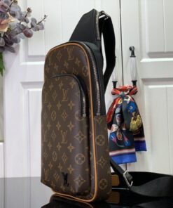 Louis Vuitton Avenue NM Slingbag Brown For Men 31cm/ 12.2 in M46718 - Image 6
