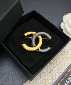 Chanel Brooch Gold-toned For Women