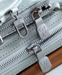 Louis Vuitton Trio Messenger Damier Salt Gray For Men, Men’s Bags, Shoulder And Crossbody Bags 9.5in/25cm LV N50068 - Image 4