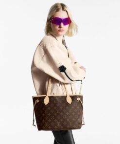 Louis Vuitton Neverfull PM Tote Bag 11.4in/ 29cm Beige Monogram Gold Hardware For Women M46979 - Image 3