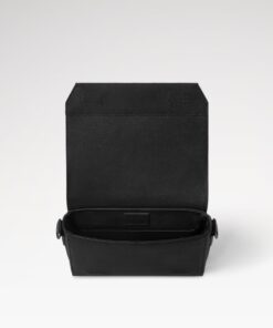 Louis Vuitton Takeoff Messenger PM Noir For Men 8.7in/22cm M24769 - Image 5