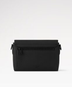 Louis Vuitton Takeoff Messenger PM Noir For Men 8.7in/22cm M24769 - Image 4