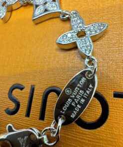 Louis Vuitton Idylle Blossom Multi-Motif Bracelet Silver Hardware For Women - Image 6