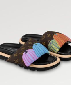 Louis Vuitton LV x YK Pool Pillow Flat Comfort Mule For Women- 1ABD91 - Image 4