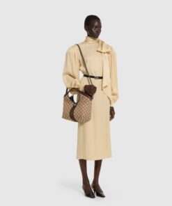 Alternative view of Gucci Giglio Small Tote Bag 9.8in/ 25cm ‎Beige/ Dark Brown Gold Hardware For Women 860845 AAF8L 2547