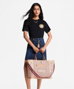 Alternative view of Louis Vuitton Neverfull Inside Out GM Tote Bag 15.4in/ 39cm Beige Monogram Gold Hardware For Women M15124