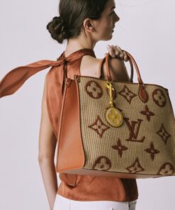 Alternative view of Louis Vuitton Onthego MM Tote Bag 13.8in/ 35cm Natural Beige Raffia Gold Hardware For Women M57707
