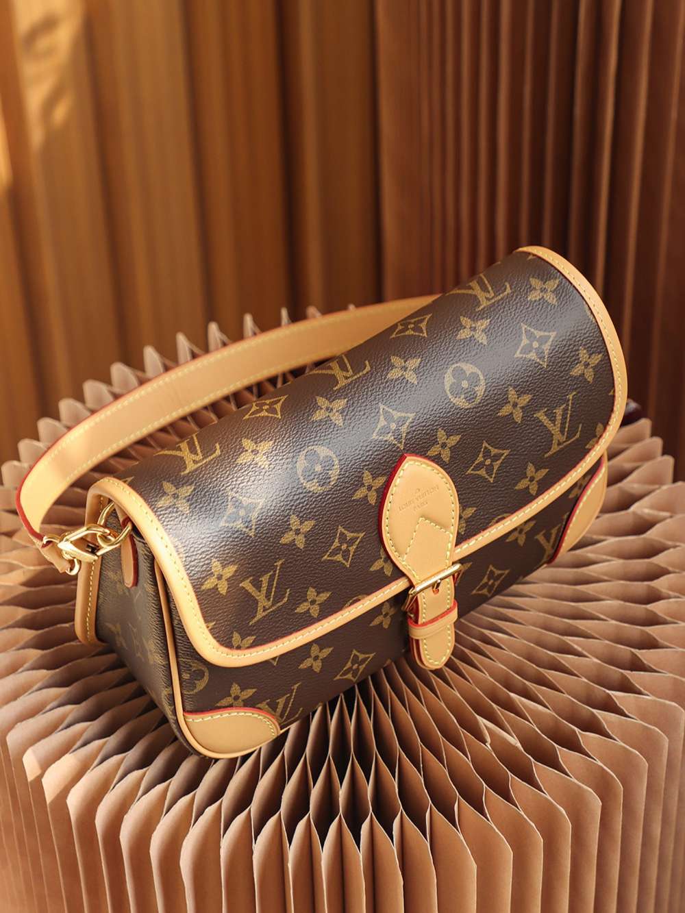 Louis Vuitton Diane Satchel Brown For Women 24cm/9.4in M45985 - Image 9