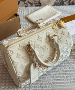 Louis Vuitton Speedy Bandouliere 25 Top Handle Bag 9.8in/ 25cm Cream Gold Hardware For Women - Image 4