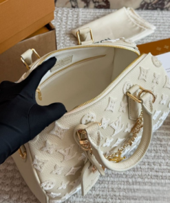 Louis Vuitton Speedy Bandouliere 25 Top Handle Bag 9.8in/ 25cm Cream Gold Hardware For Women - Image 5