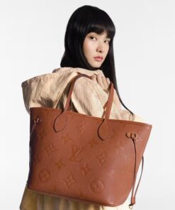 Louis Vuitton Neverfull MM Tote Bag 12.2in/ 31cm Cognac Gold Hardware For Women M12605 - Image 4