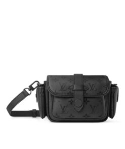 Louis Vuitton Cargo Wearable Wallet Crossbody 9.1in/ 23cm Black Monogram Midnight Black Hardware For Men M26726