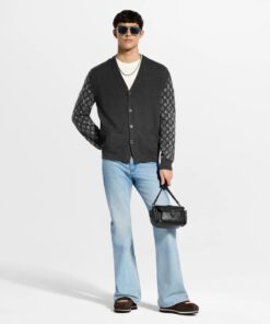 Alternative view of Louis Vuitton Cargo Wearable Wallet Crossbody 9.1in/ 23cm Black Monogram Midnight Black Hardware For Men M26726
