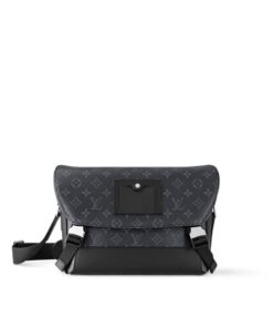 Louis Vuitton Messenger PM Voyager Bag Black 33cm/12.6in For Men M40511