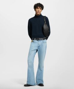 Alternative view of Louis Vuitton Discovery Bumbag PM 17.3in/ 34cm Black Monogram Shadow Black Hardware For Men M46036