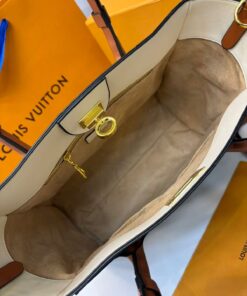Louis Vuitton On My Side MM Tote Bag Grey For Women 12in/ 30.5cm M53825 - Image 3
