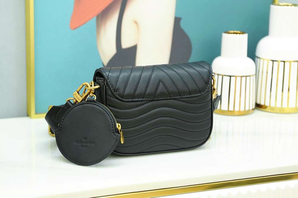 Louis Vuitton New Wave Multi Pochette Shouler Bag 7.5in/ 19cm Black Gold Hardware For Women M56461 - Image 6